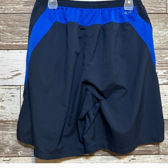Nike running shorts - Picture 3 of 3